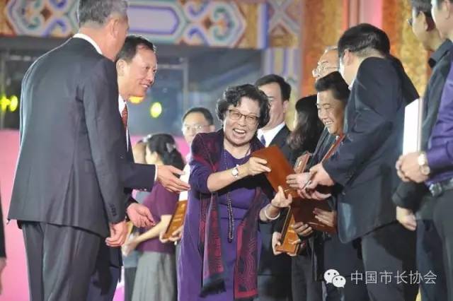 红二代”集体助力“爱尔慈善之夜