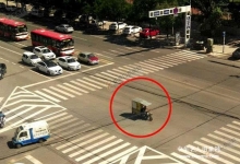  快递小哥你们辛苦了，请放过我们吧！